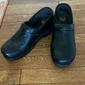 Dansko XP Embossed Hibiscus Professional Clogs